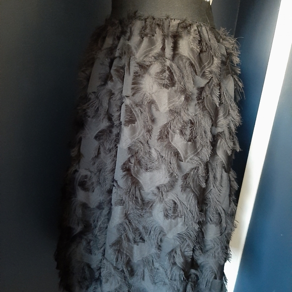 Chelsea black textured skirt size large - Picture 3 of 5